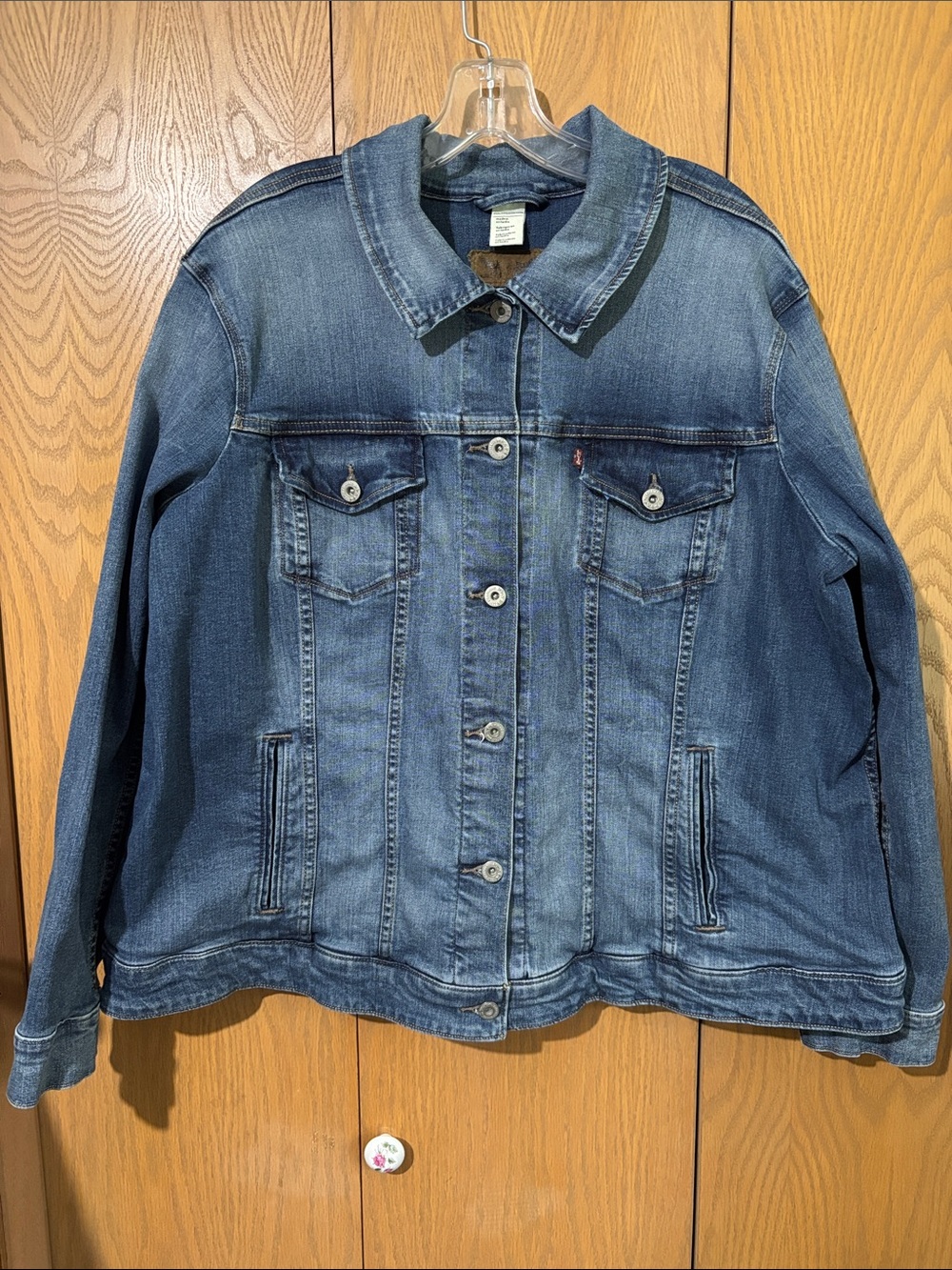 Levi’s demin women’s 3x button Jean jacket 4 pockets